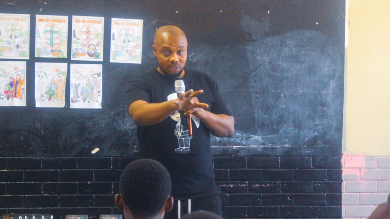 Mentorship in session · Community classroom